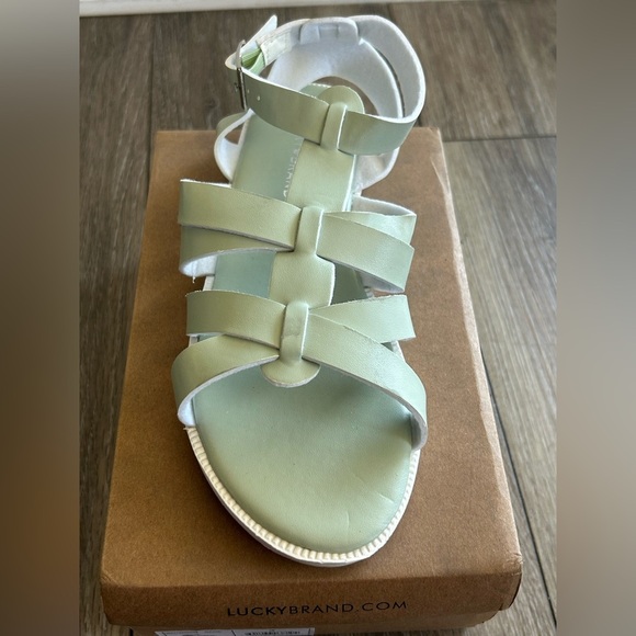 NEW Lucky Brand Girls Adjustable Buckle Sandals, Sage/White - Picture 4 of 6